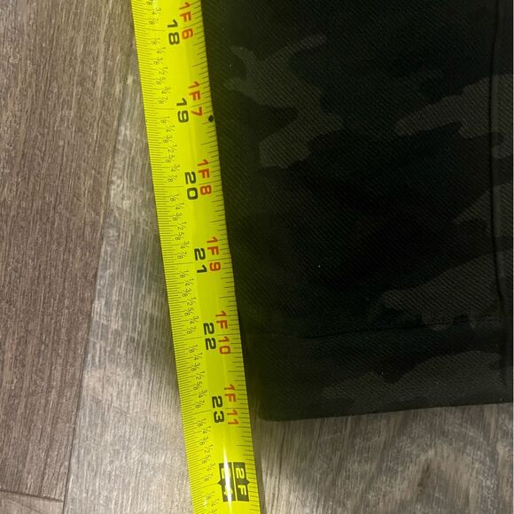 Spanx Look at Me Now Seamless Leggings Green Camo Print High Waisted Size S - Picture 7 of 7